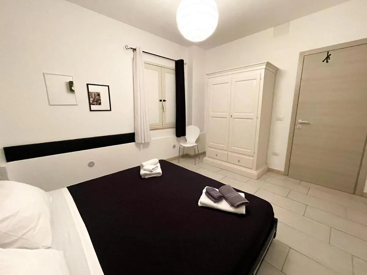 Apartamento Red Ginger Oristano 0*,
