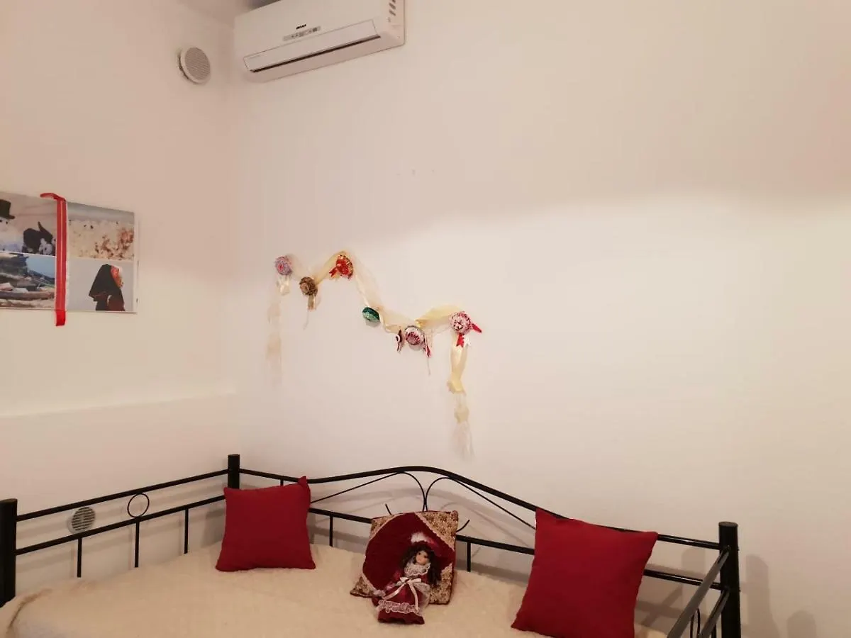 Apartamento Red Ginger Oristano 0*,